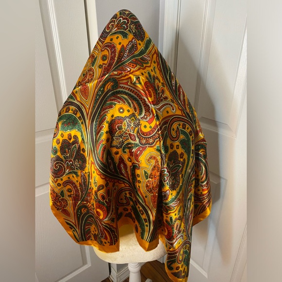 NWT Paisley Scarf in Orange, Green and Red - Picture 4 of 4